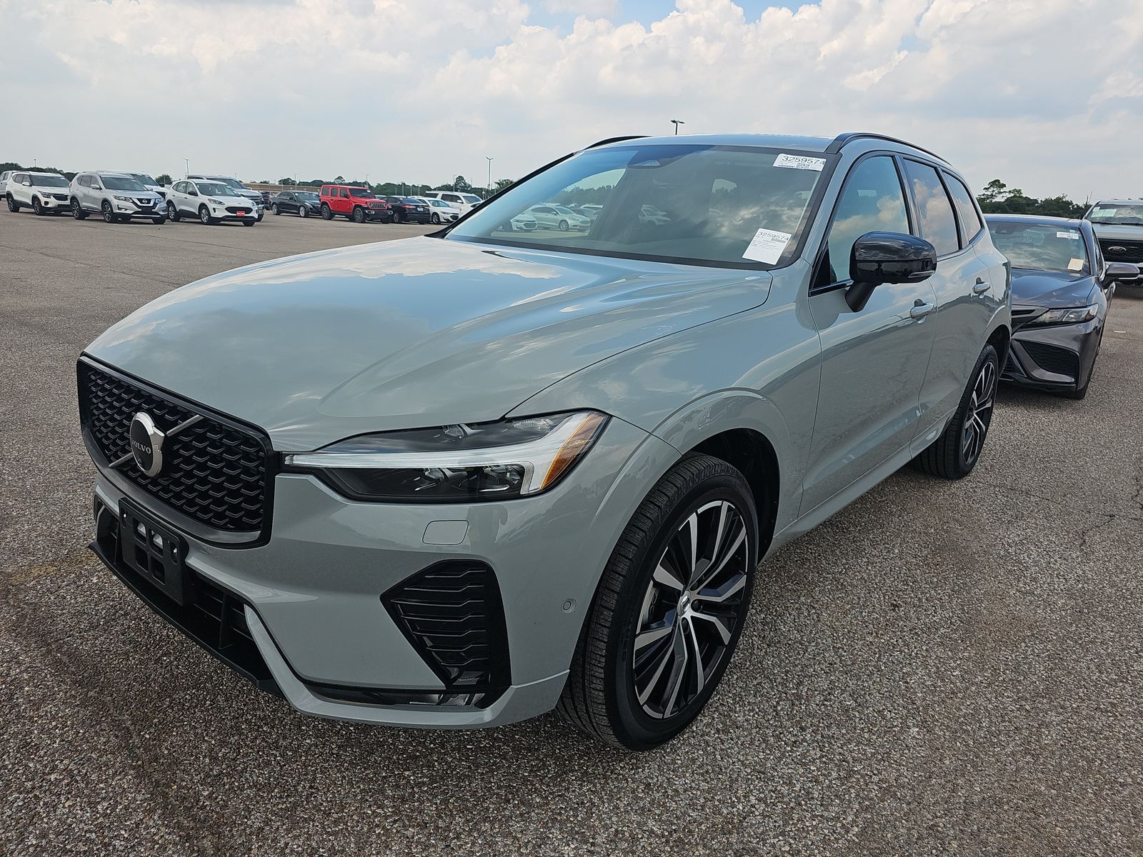 2024 Volvo XC60 B5 Plus AWD