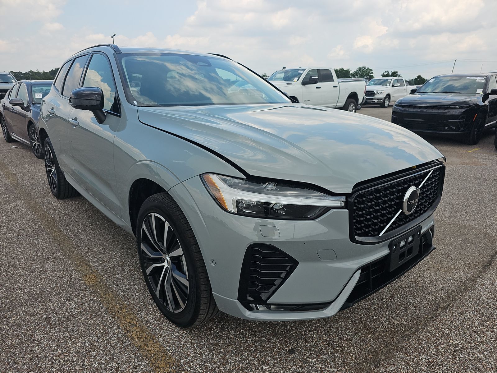 2024 Volvo XC60 B5 Plus AWD