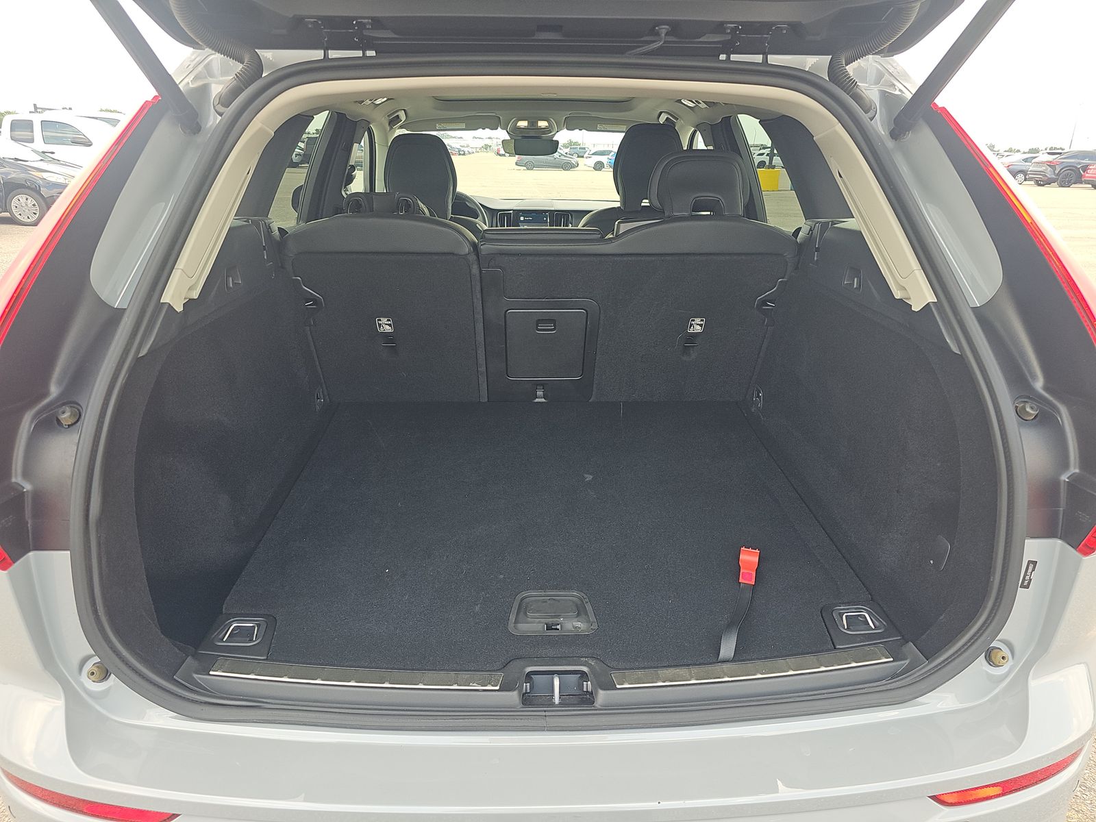 2024 Volvo XC60 B5 Plus AWD