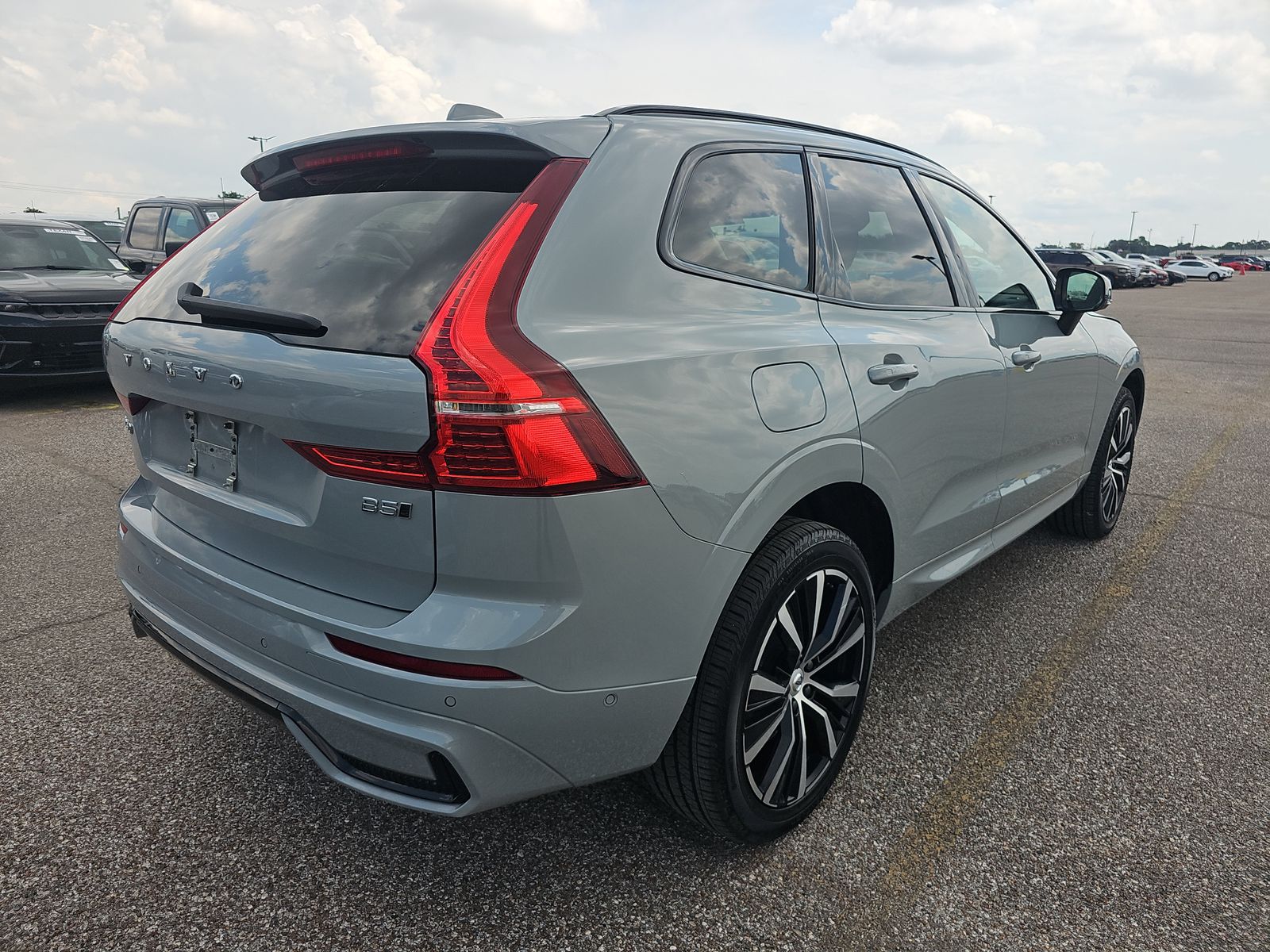 2024 Volvo XC60 B5 Plus AWD