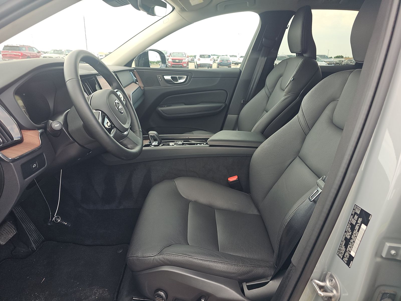 2024 Volvo XC60 B5 Plus AWD