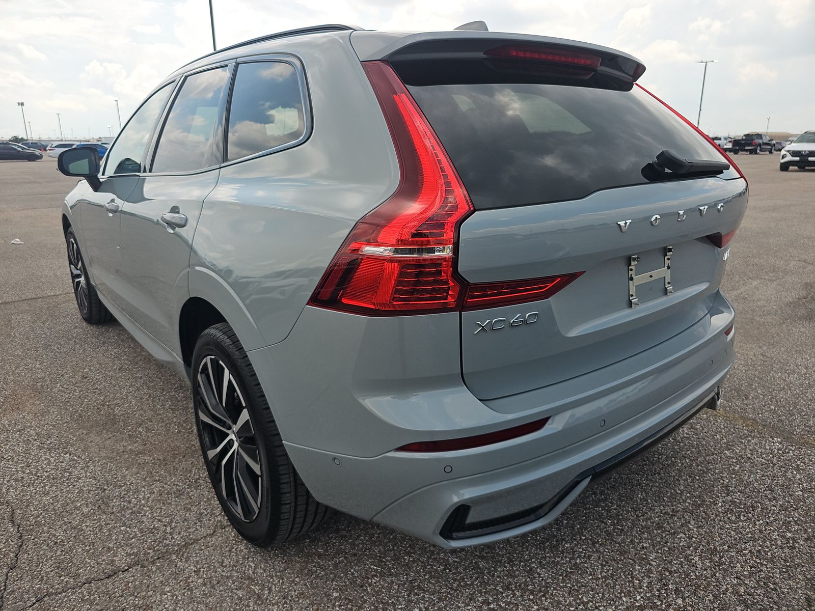 2024 Volvo XC60 B5 Plus AWD