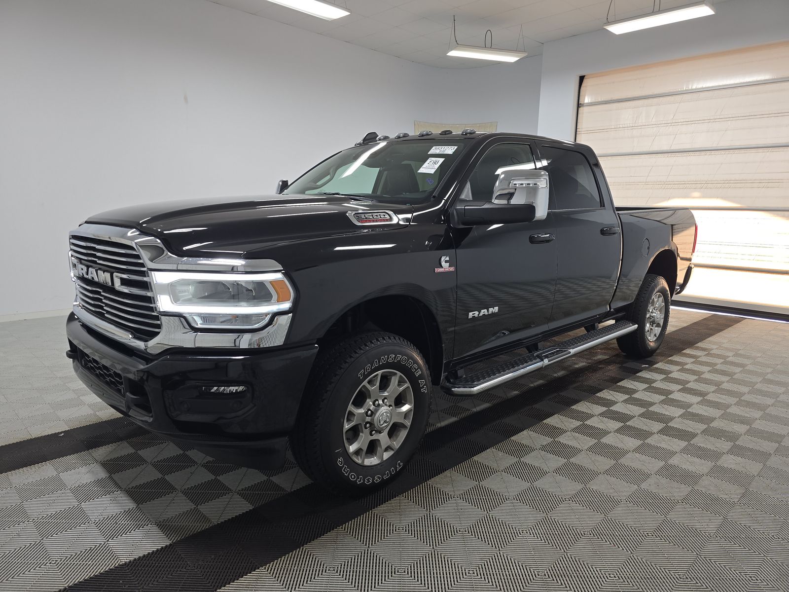 2024 RAM Ram 3500 Pickup Laramie's photo