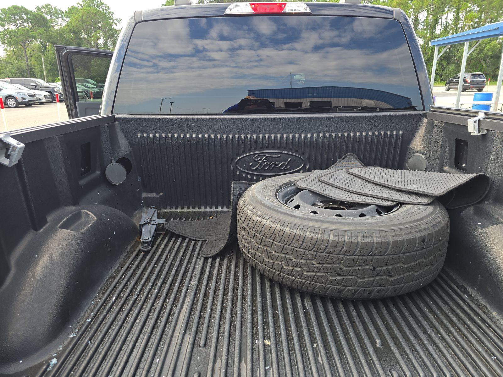 2023 Ford F-150 XL RWD