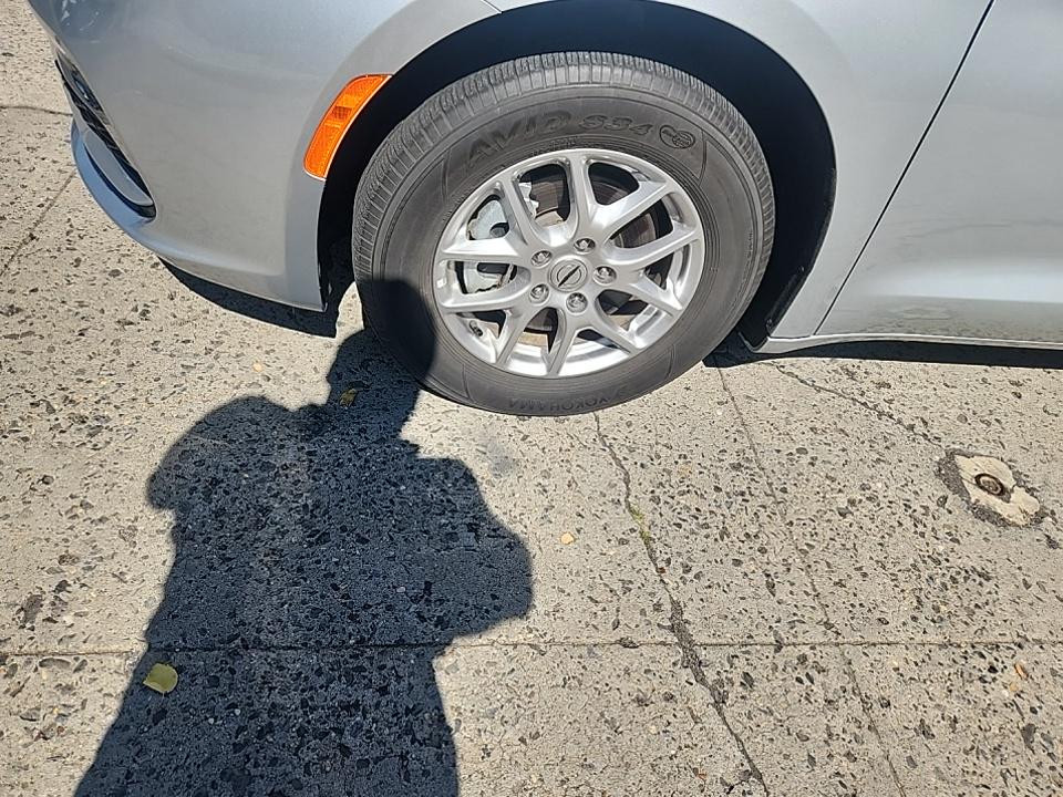 2024 Chrysler Pacifica Touring L FWD