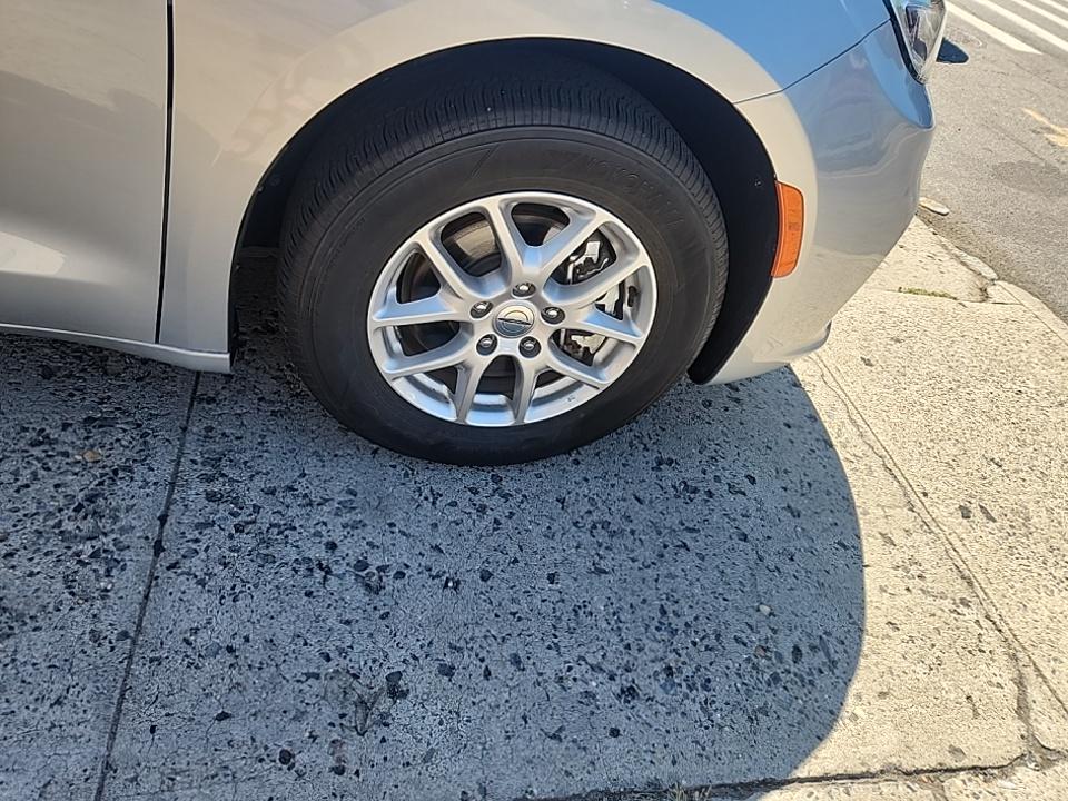 2024 Chrysler Pacifica Touring L FWD