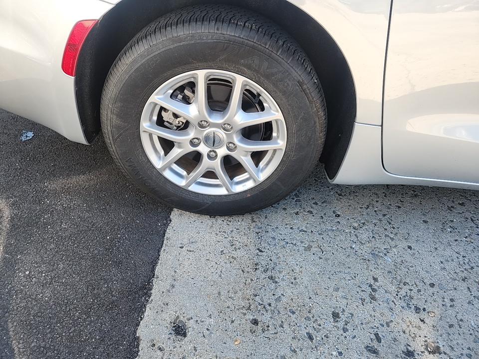 2024 Chrysler Pacifica Touring L FWD