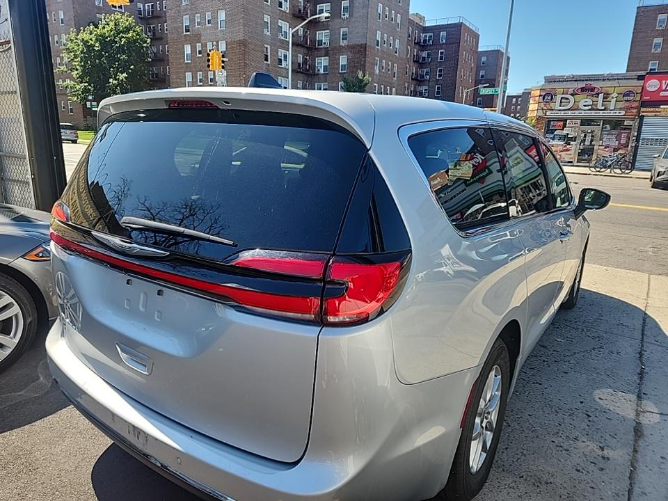 2024 Chrysler Pacifica Touring L FWD