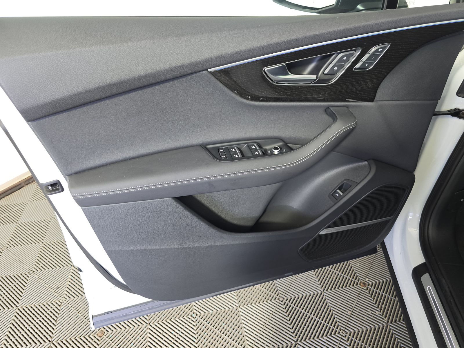 2025 Audi Q7 Premium Plus AWD