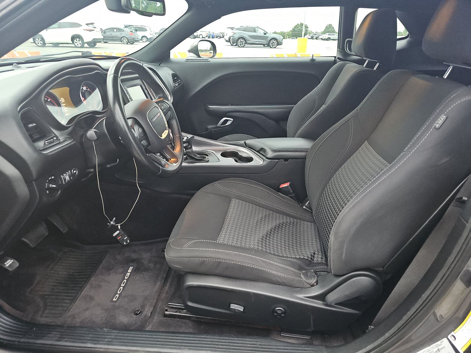 2017 Dodge Challenger SXT RWD