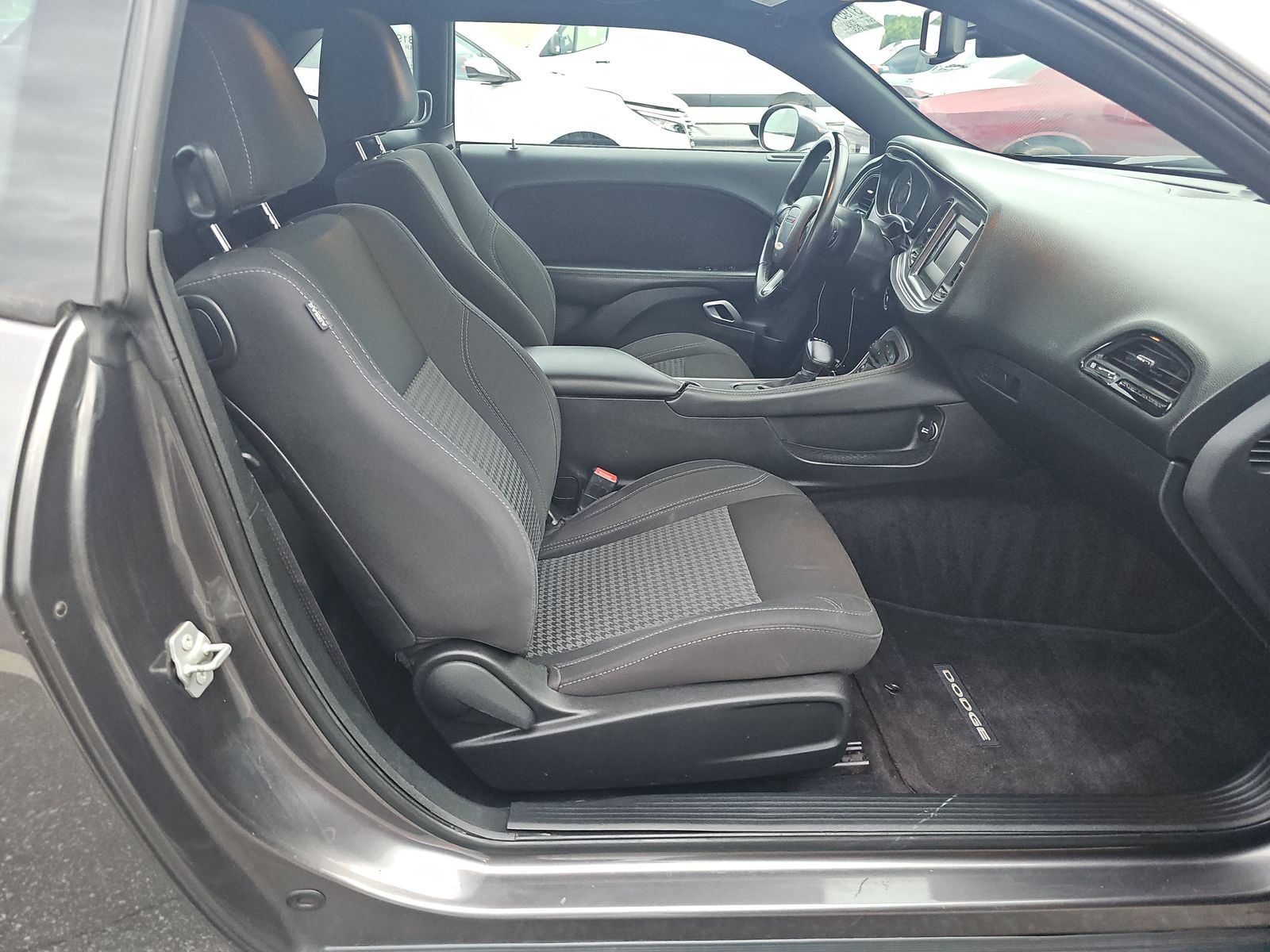 2017 Dodge Challenger SXT RWD