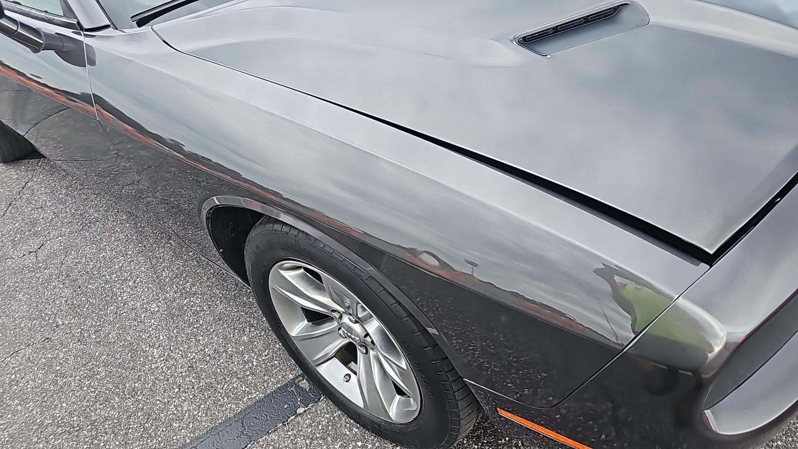 2017 Dodge Challenger SXT RWD