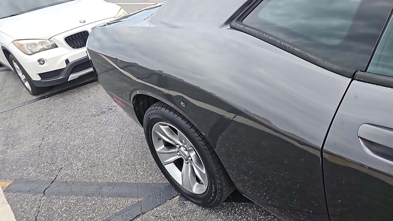 2017 Dodge Challenger SXT RWD