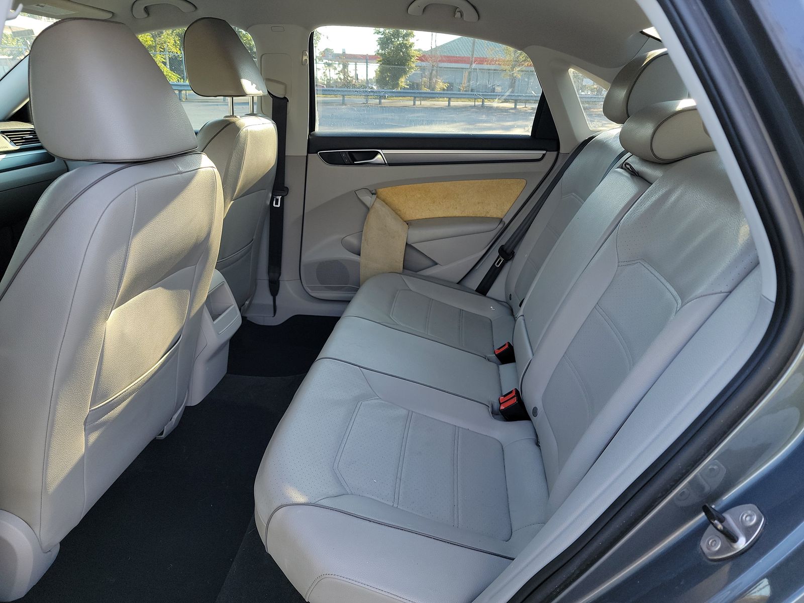 2017 Volkswagen Passat 1.8T R-Line FWD