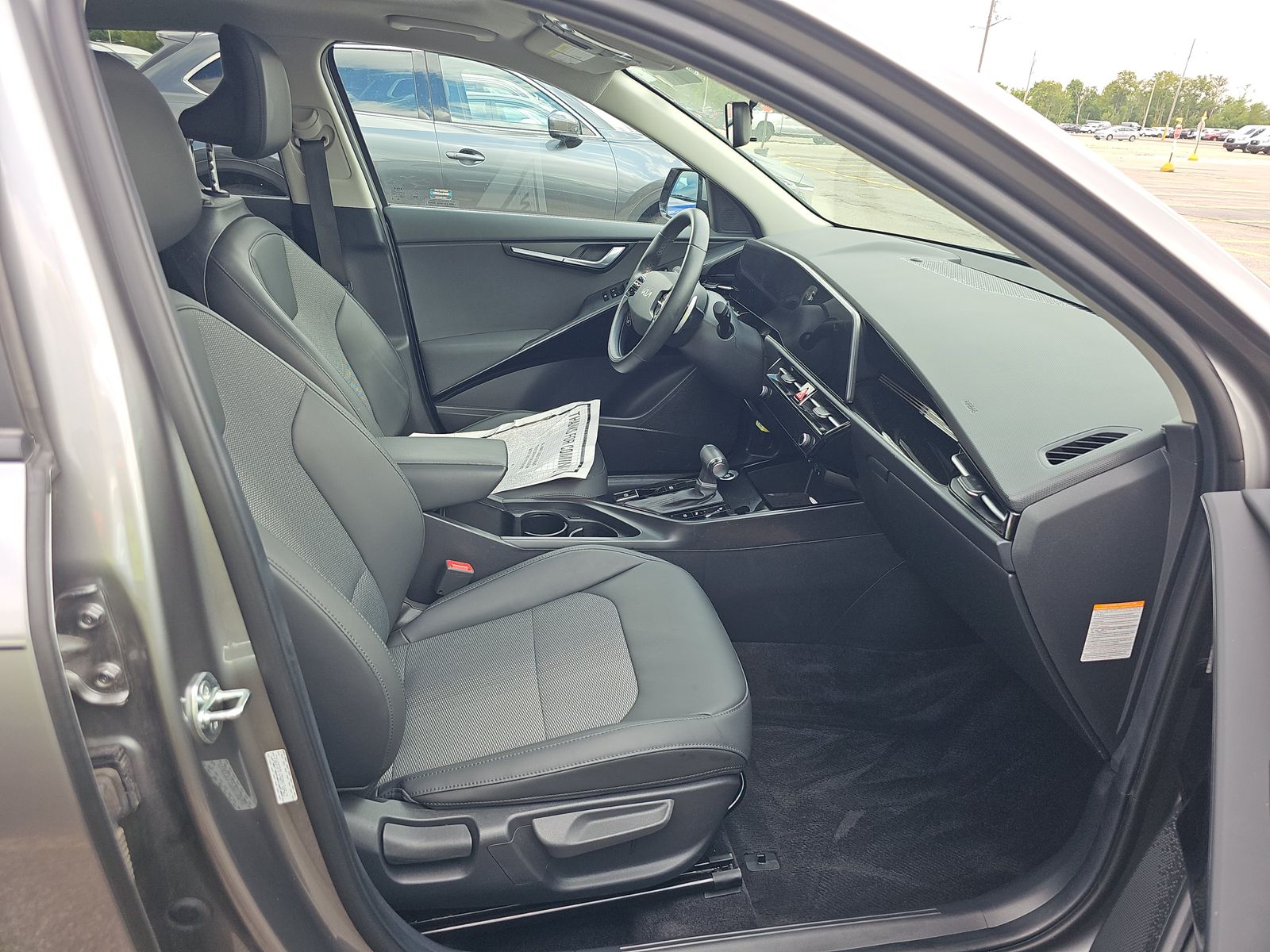 2024 Kia Niro EX Touring FWD