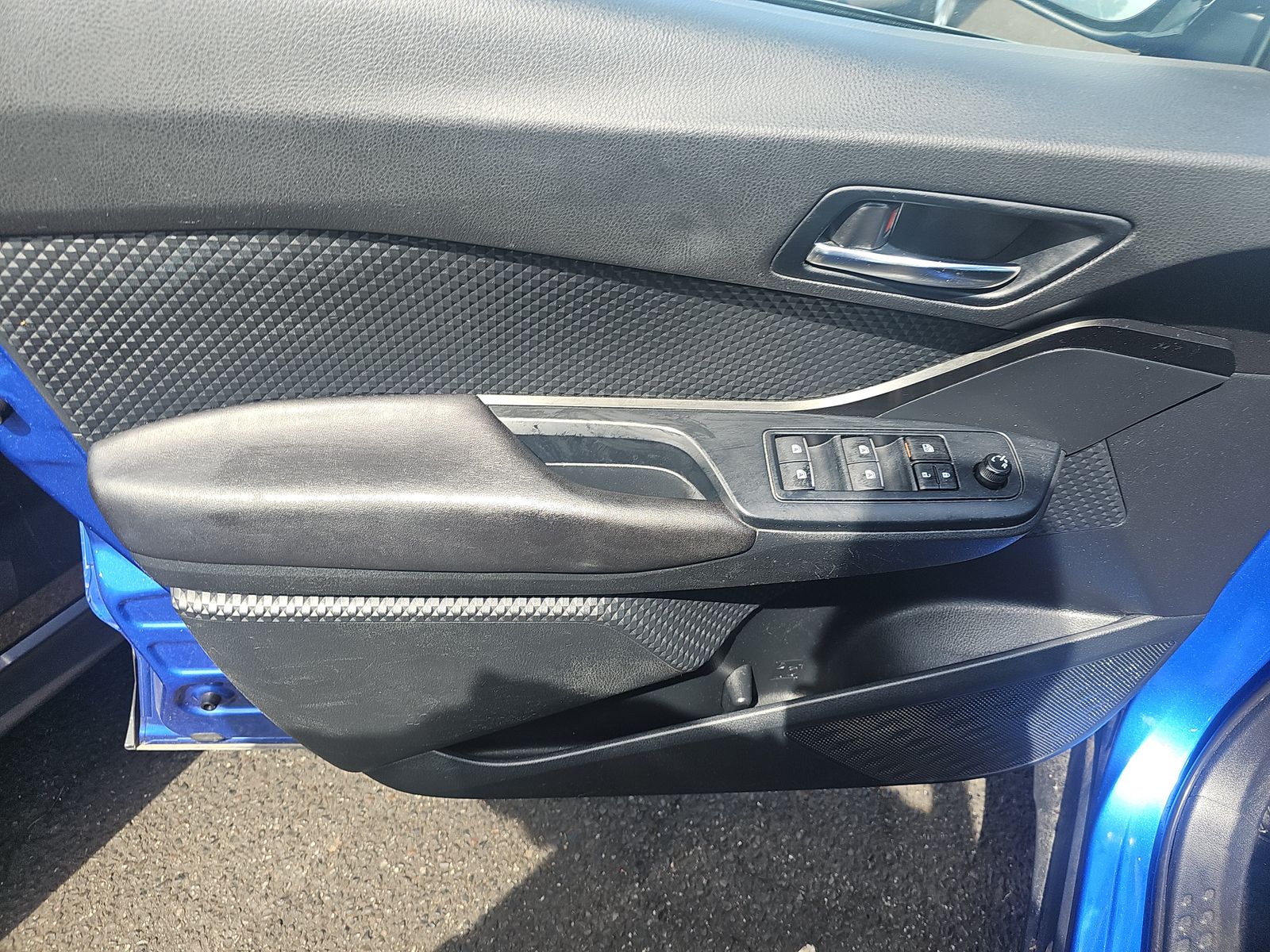 2018 Toyota C-HR XLE FWD