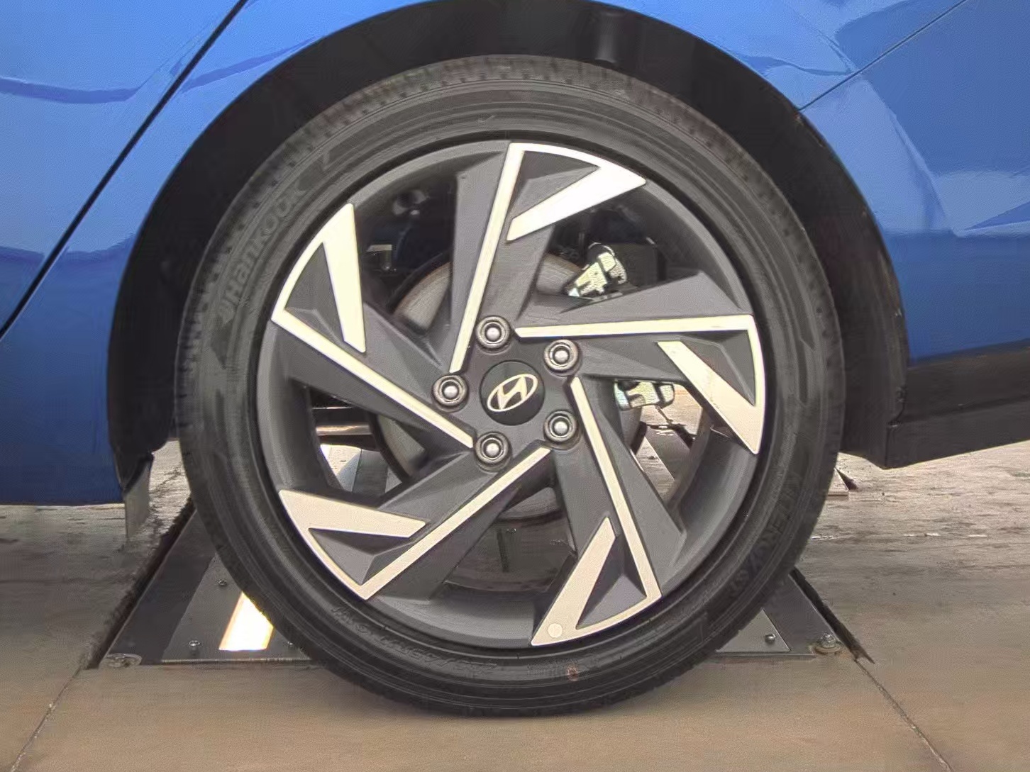 2025 Hyundai Elantra SEL Convenience FWD