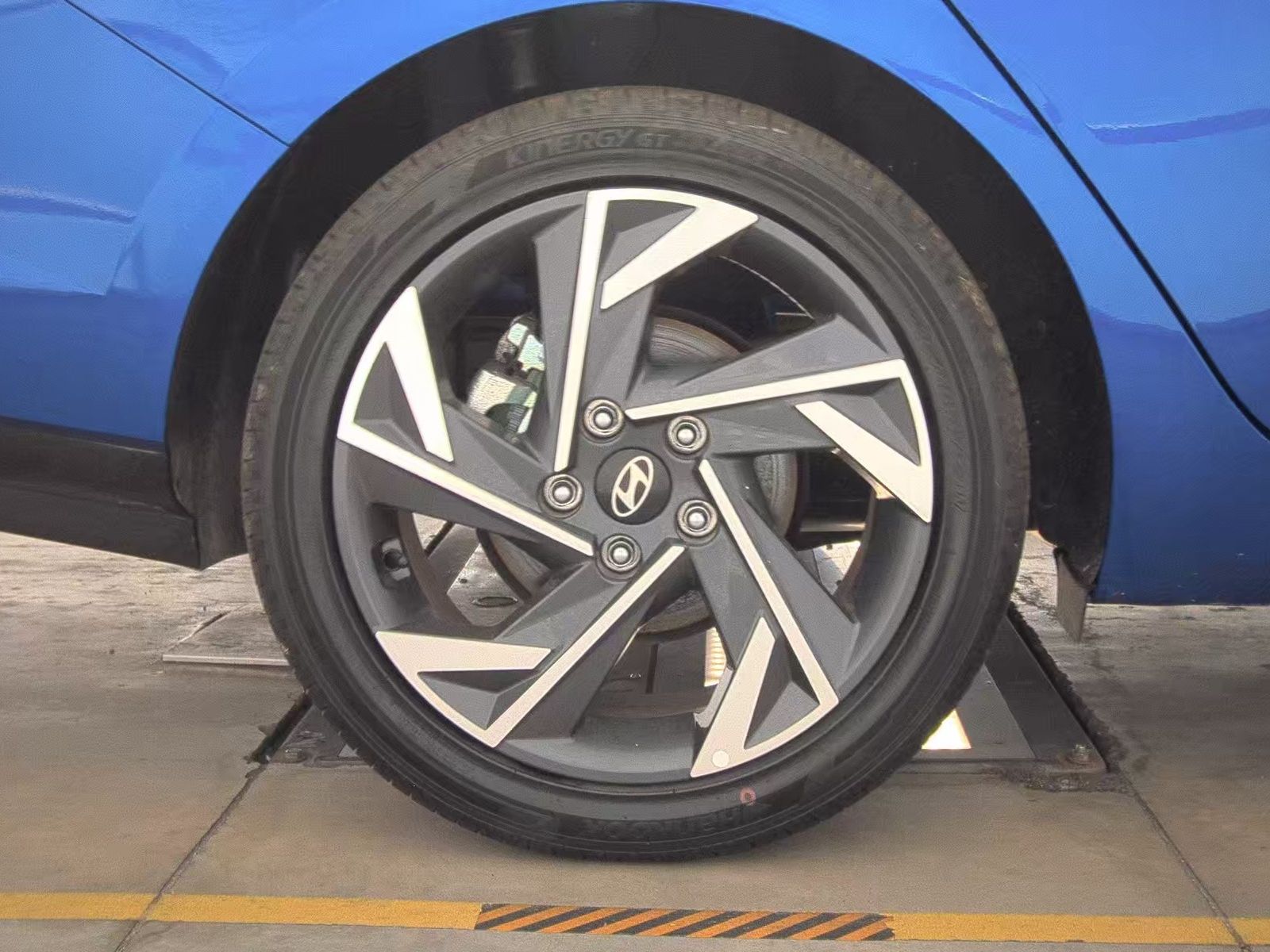 2025 Hyundai Elantra SEL Convenience FWD