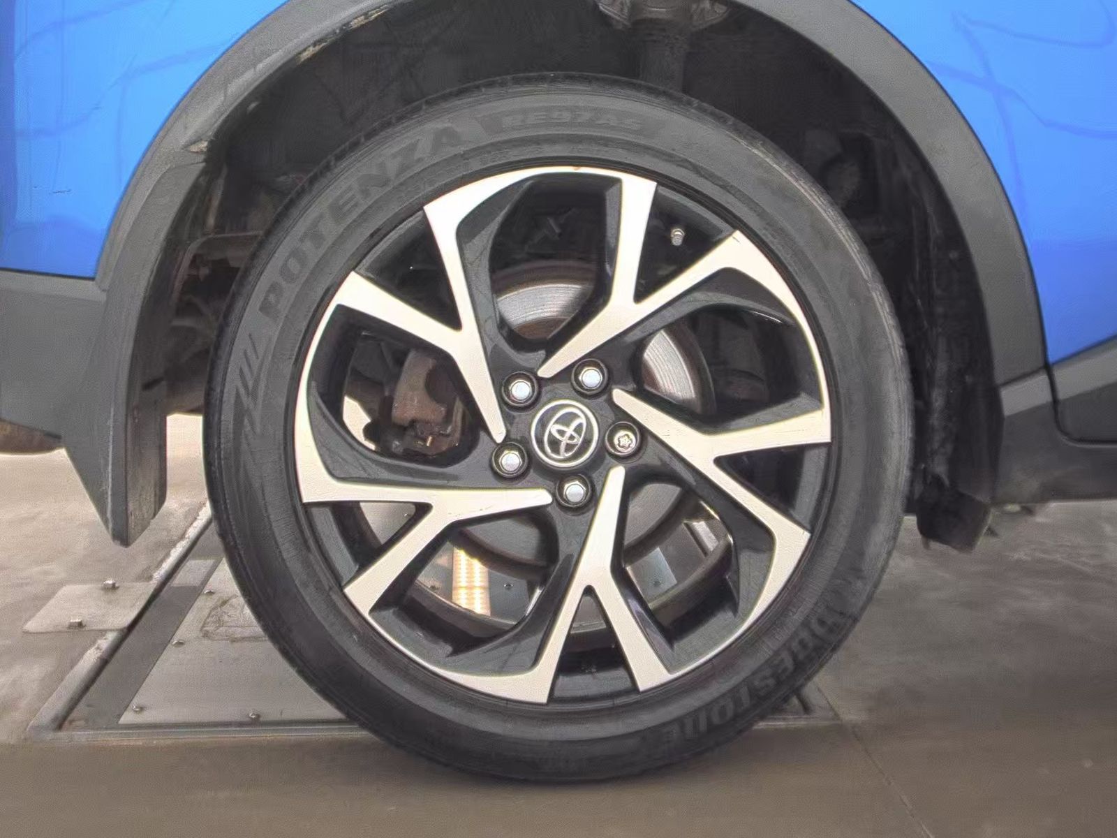 2018 Toyota C-HR XLE FWD