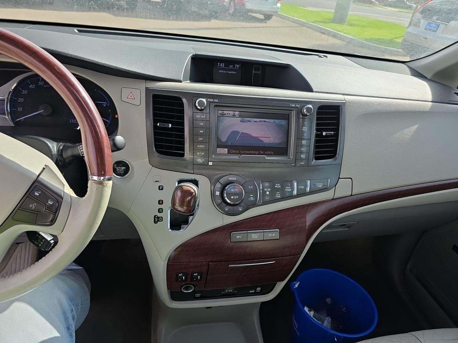2014 Toyota Sienna Limited FWD