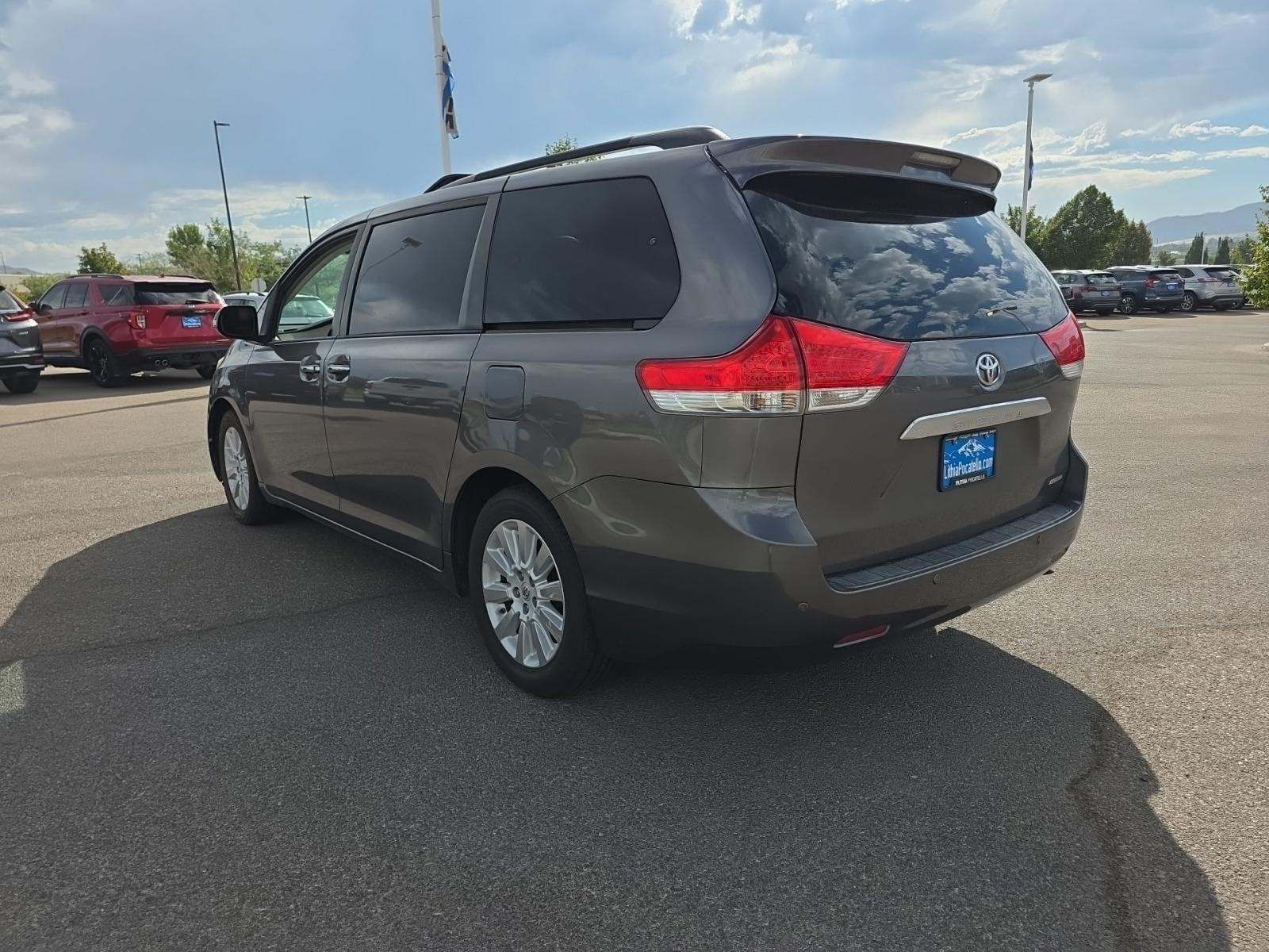 2014 Toyota Sienna Limited FWD