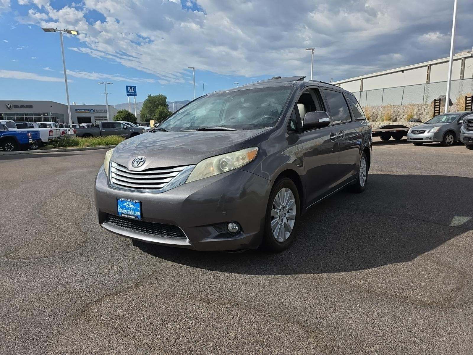 2014 Toyota Sienna Limited FWD