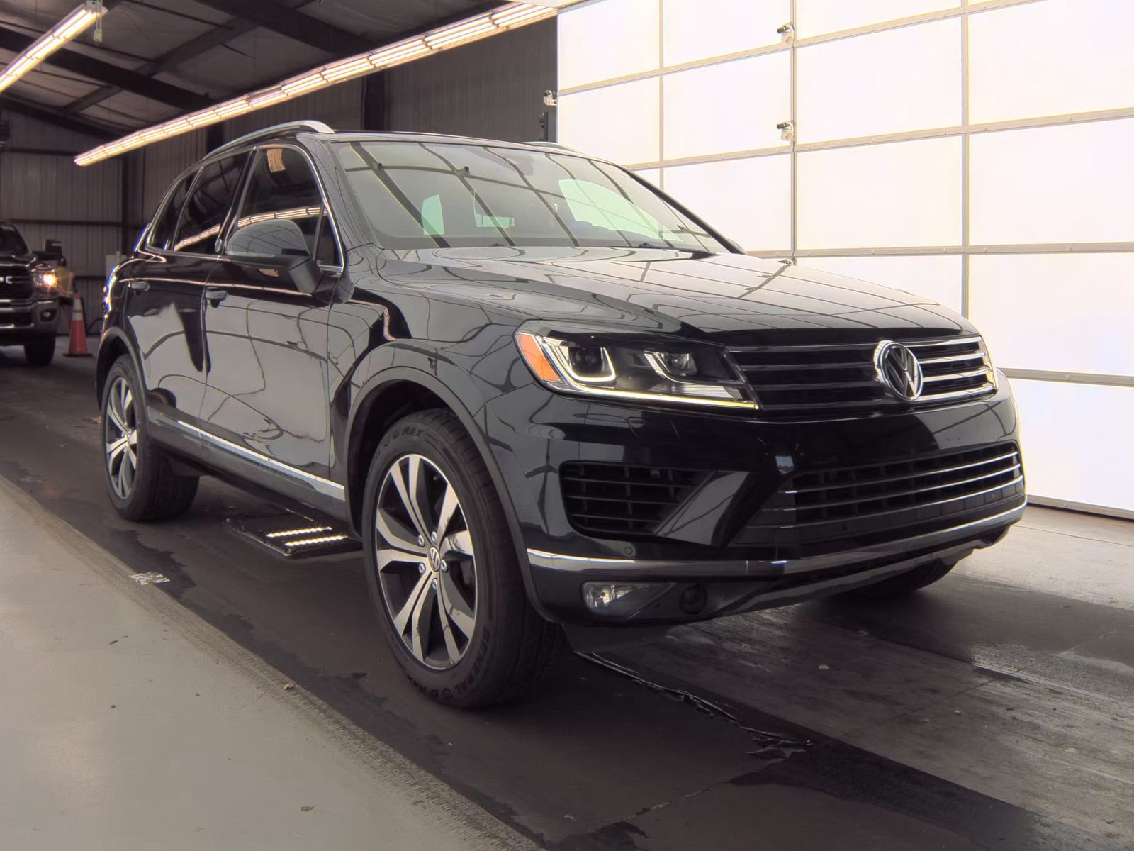 2017 Volkswagen Touareg 3.6L Wolfsburg Edition AWD