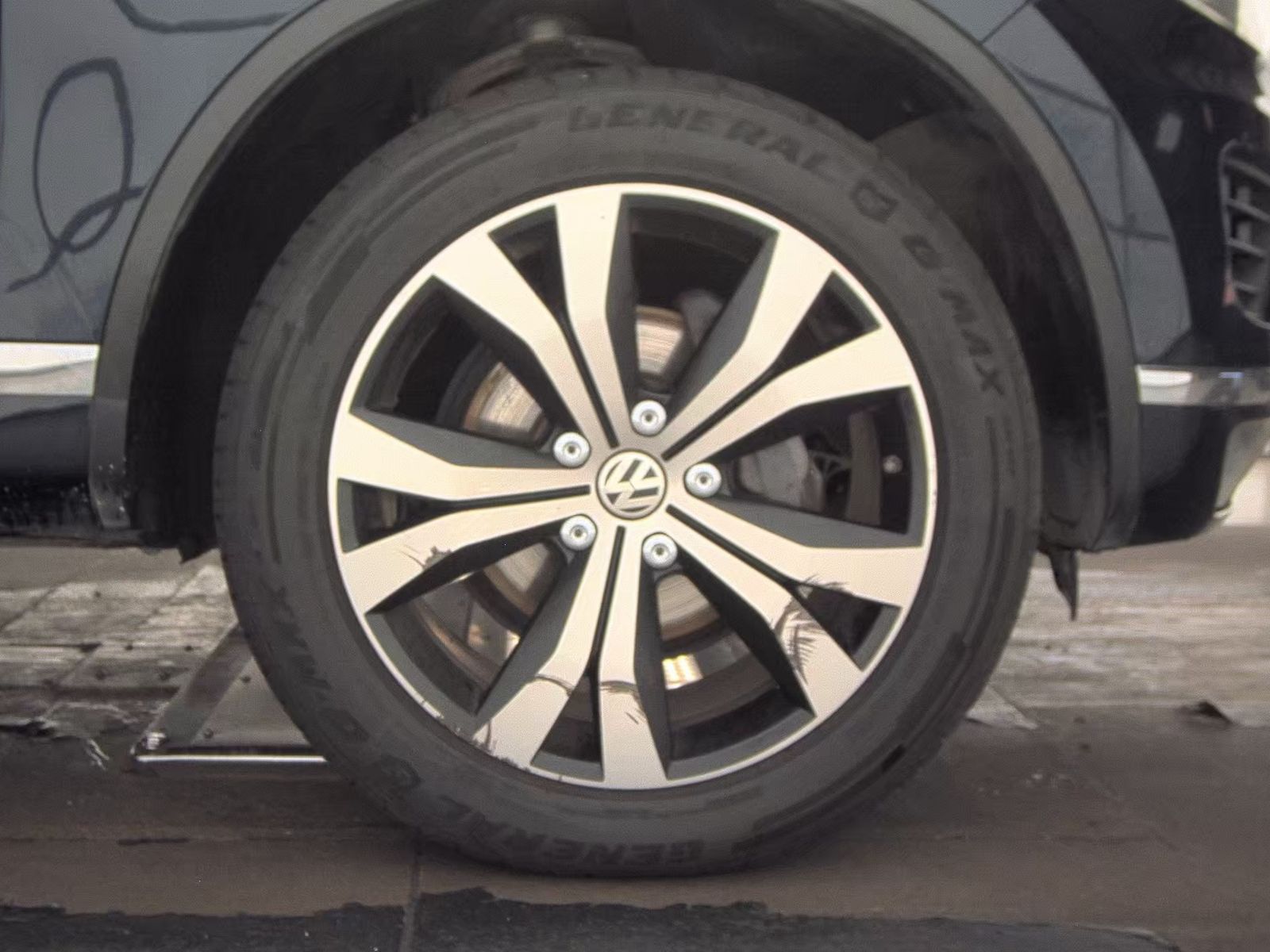 2017 Volkswagen Touareg 3.6L Wolfsburg Edition AWD