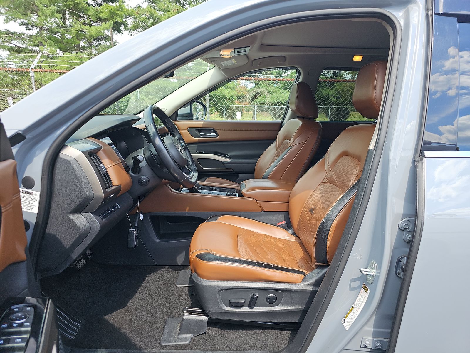 2023 Nissan Pathfinder Platinum AWD