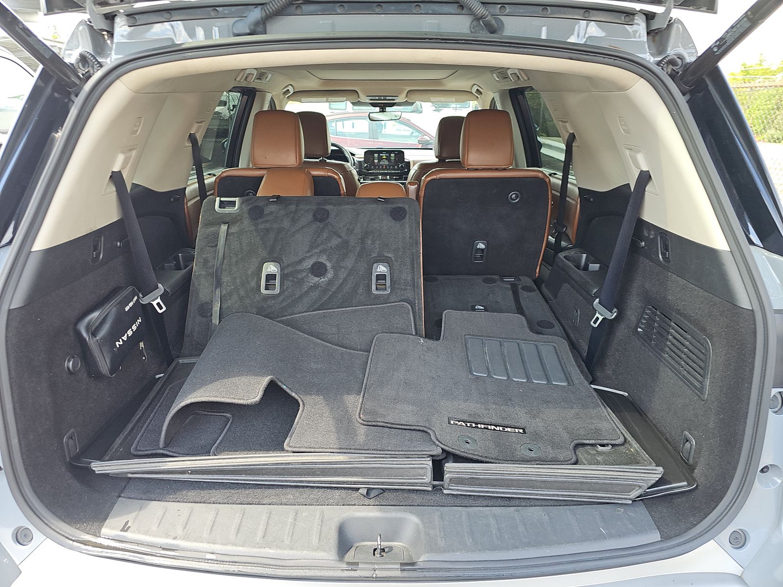 2023 Nissan Pathfinder Platinum AWD