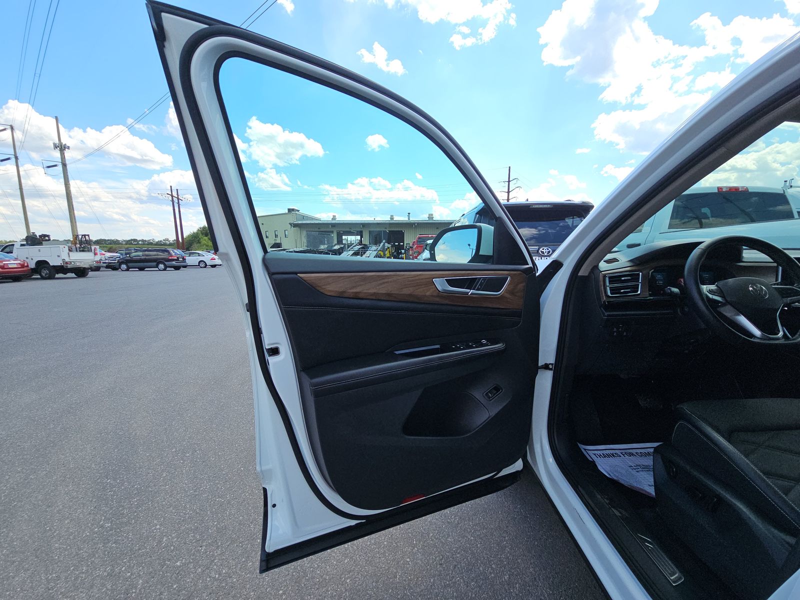 2024 Volkswagen Atlas 2.0T SE AWD