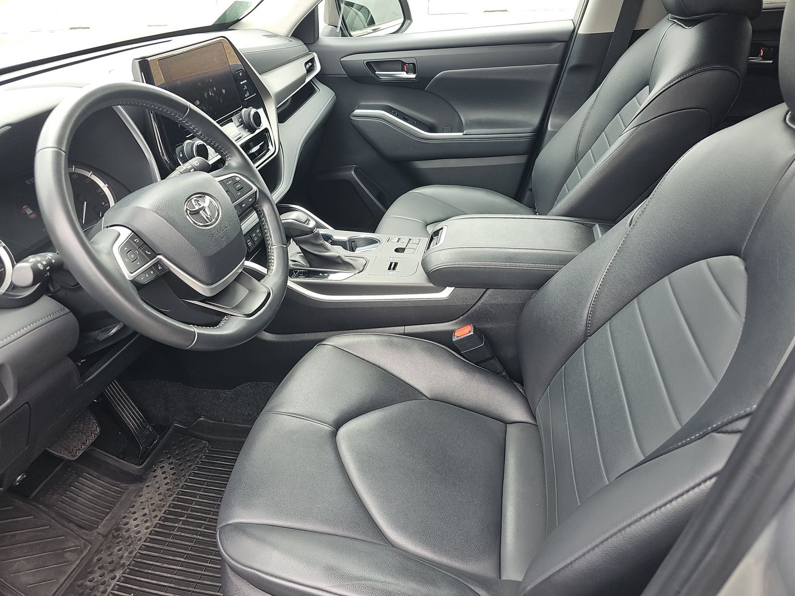 2023 Toyota Highlander XLE FWD