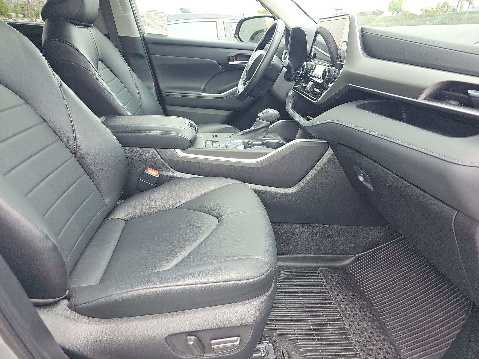 2023 Toyota Highlander XLE FWD