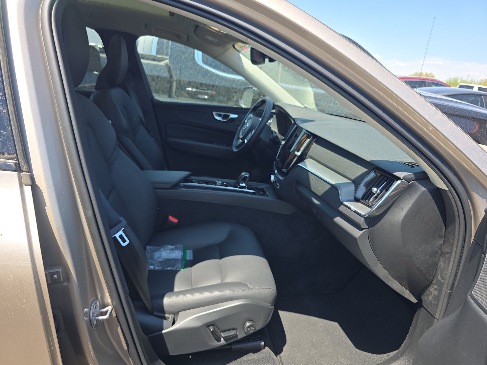 2025 Volvo XC60 B5 Core AWD