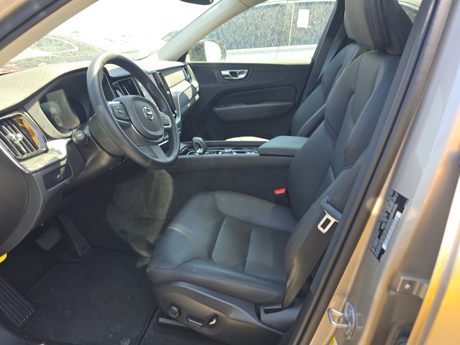 2025 Volvo XC60 B5 Core AWD