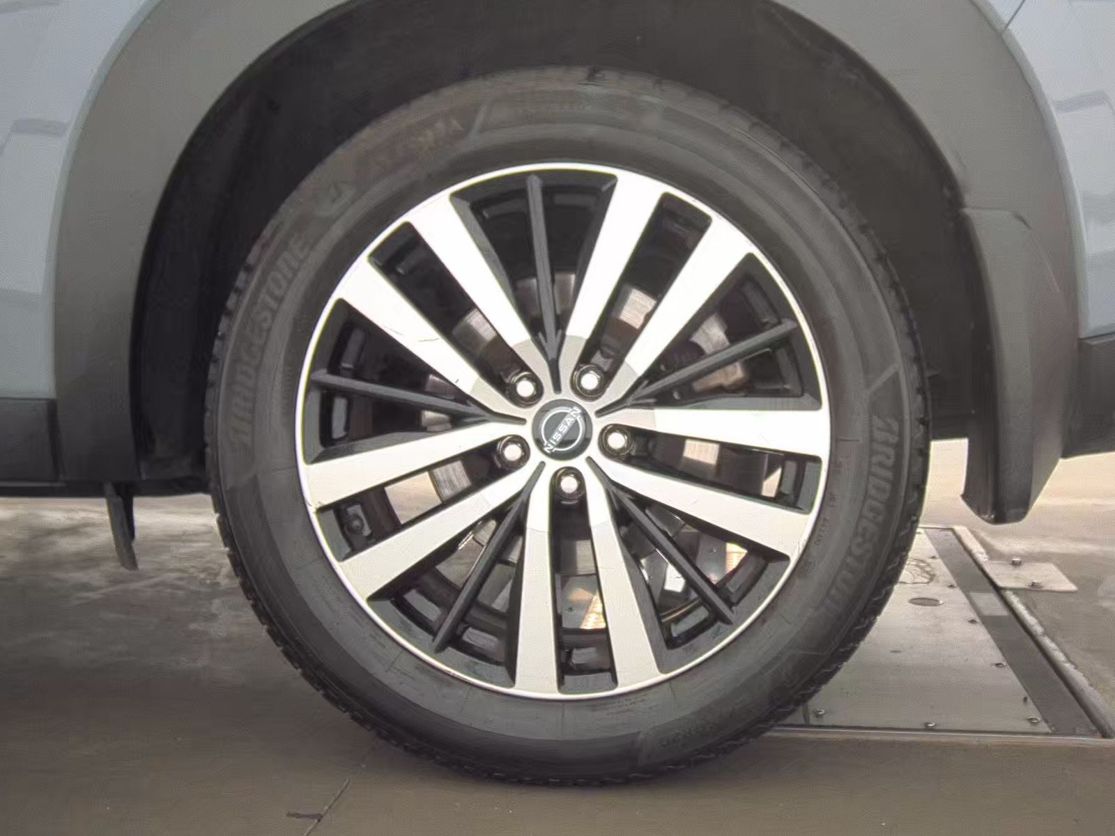 2023 Nissan Pathfinder Platinum AWD