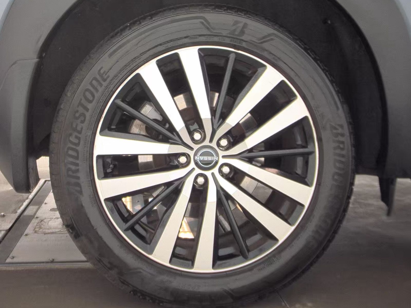 2023 Nissan Pathfinder Platinum AWD