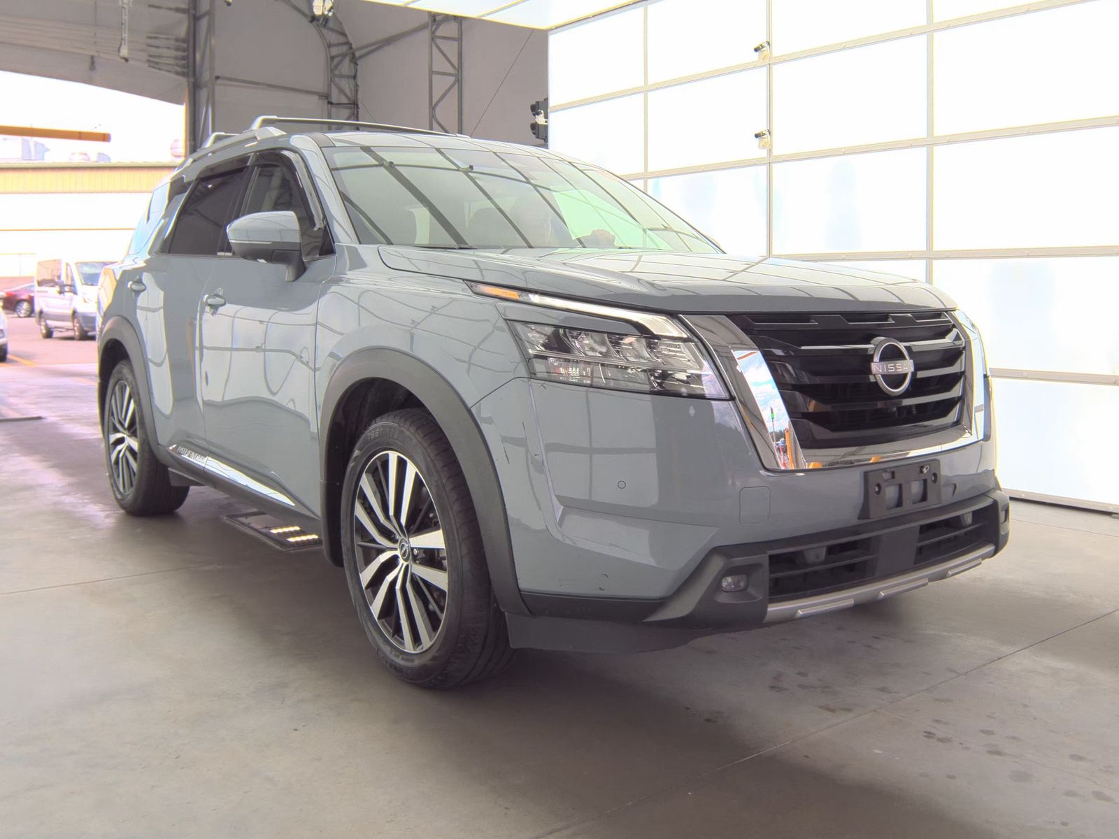 2023 Nissan Pathfinder Platinum AWD