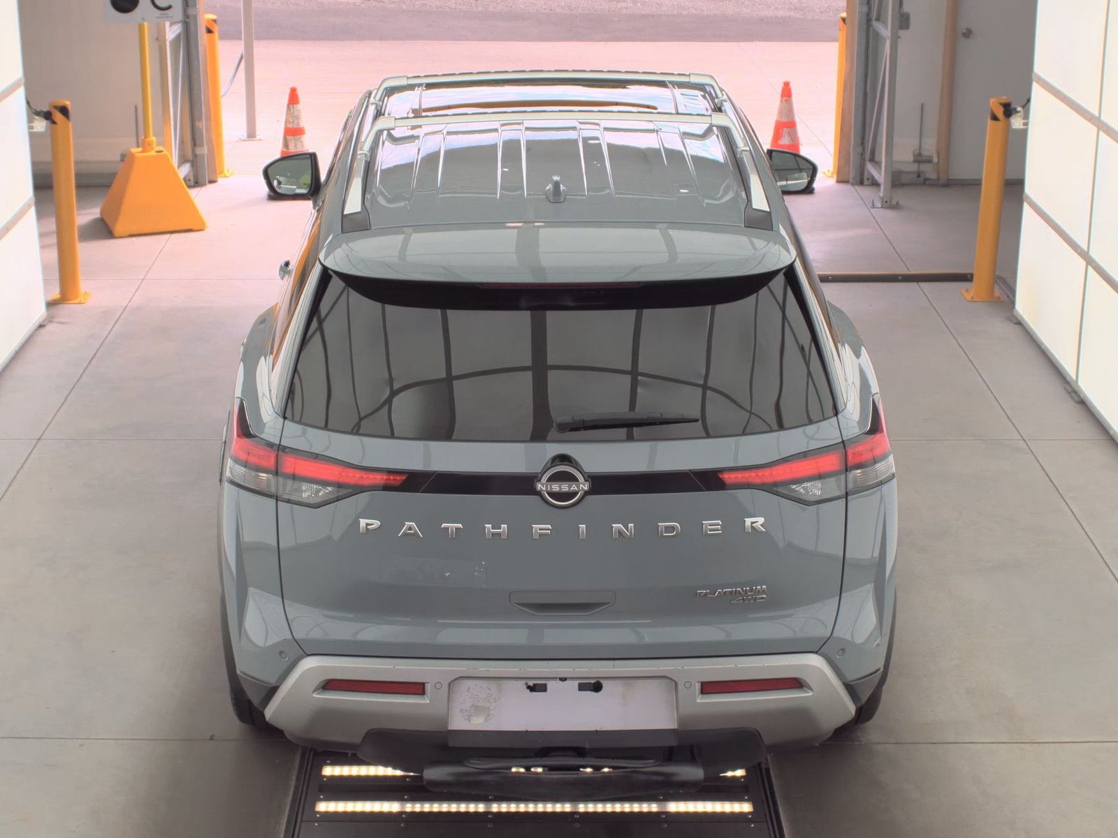 2023 Nissan Pathfinder Platinum AWD