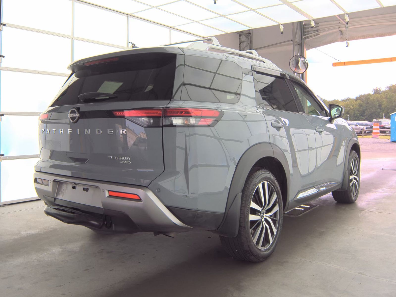 2023 Nissan Pathfinder Platinum AWD