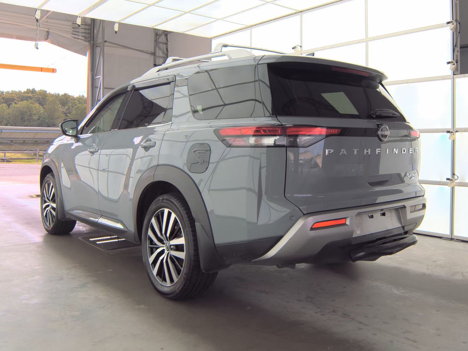 2023 Nissan Pathfinder Platinum AWD