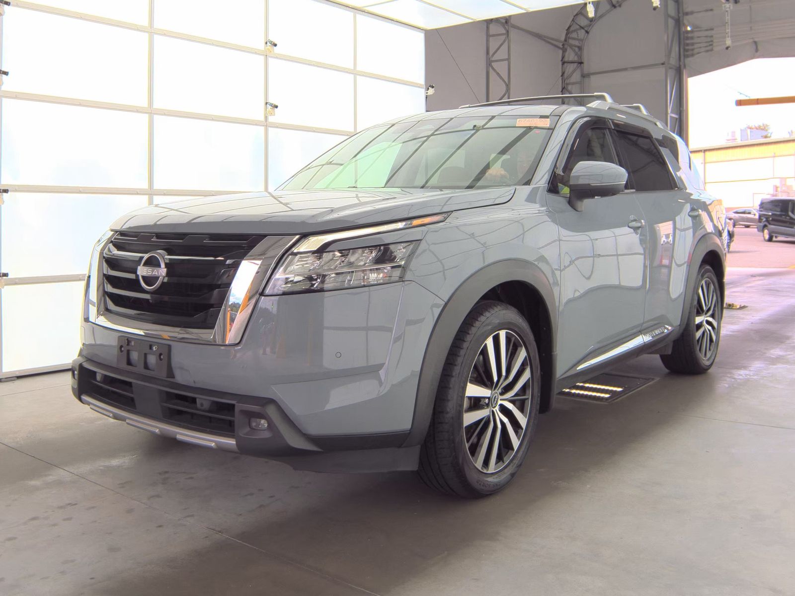 2023 Nissan Pathfinder Platinum AWD