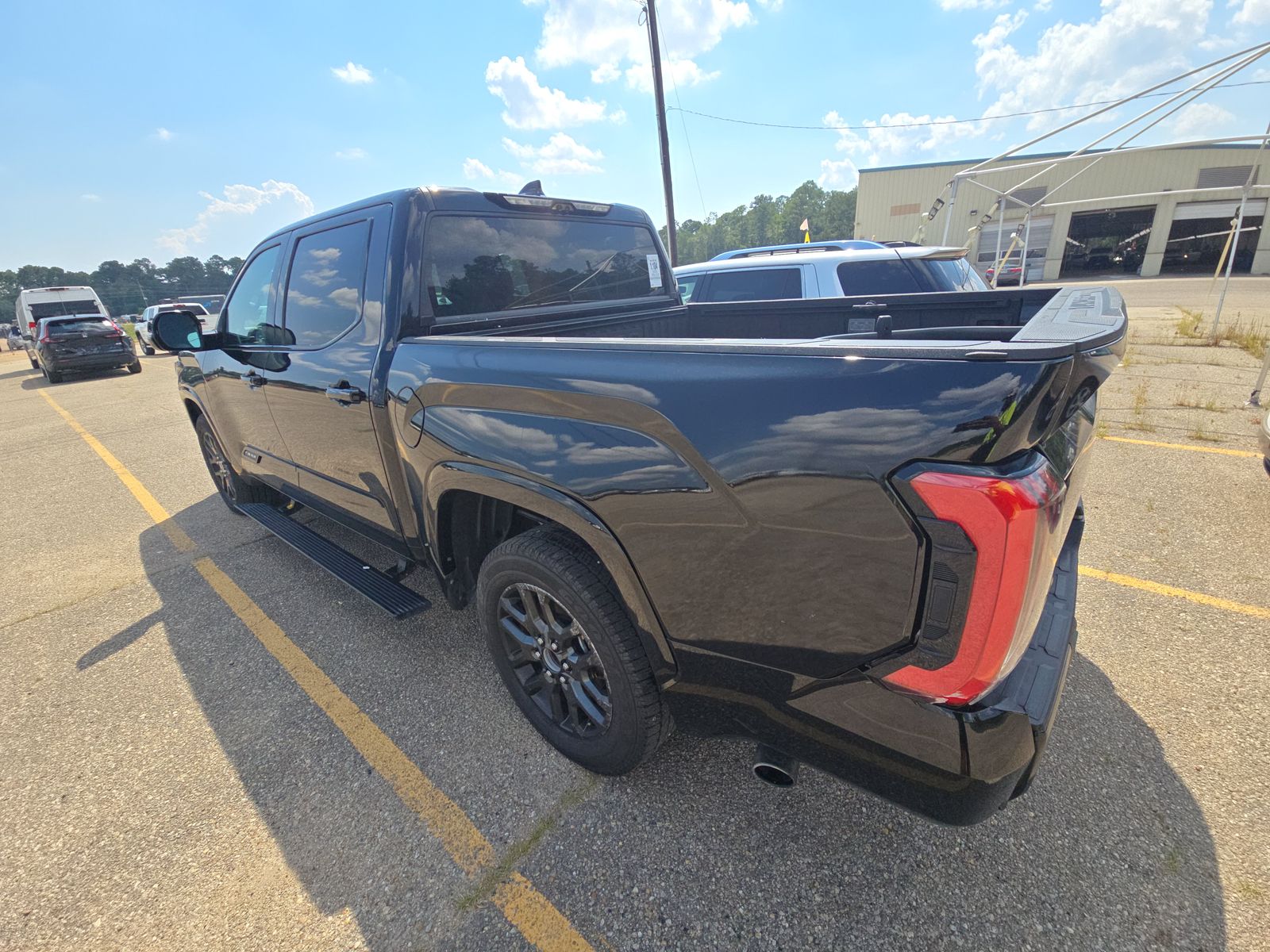 2023 Toyota Tundra Hybrid Platinum AWD