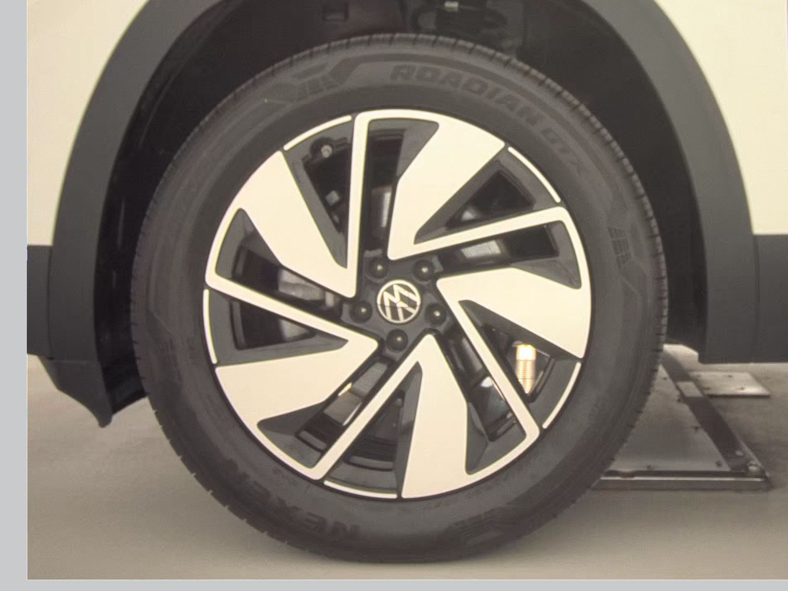 2024 Volkswagen Atlas 2.0T SE AWD