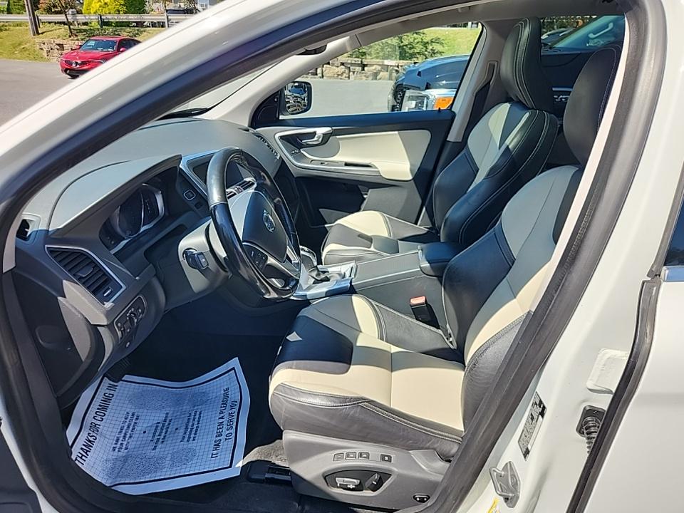 2017 Volvo XC60 T6 Dynamic AWD