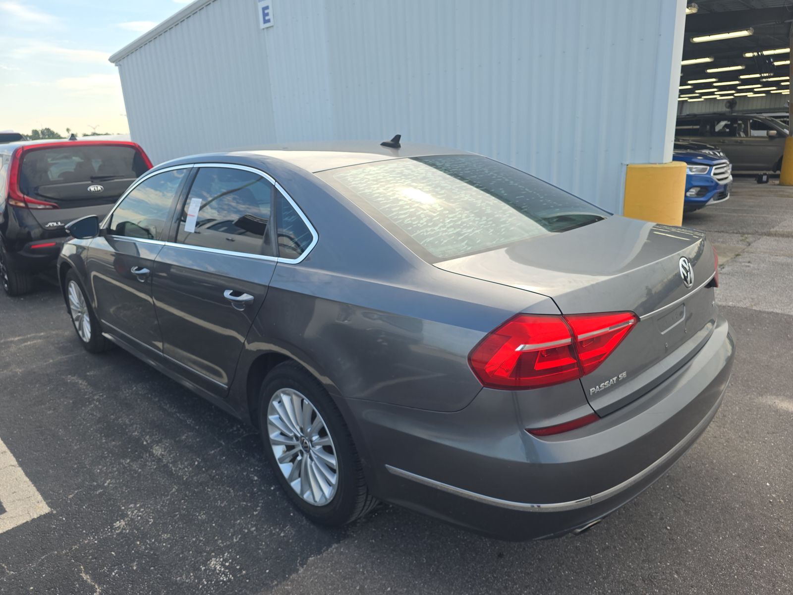 2016 Volkswagen Passat 1.8T SE FWD