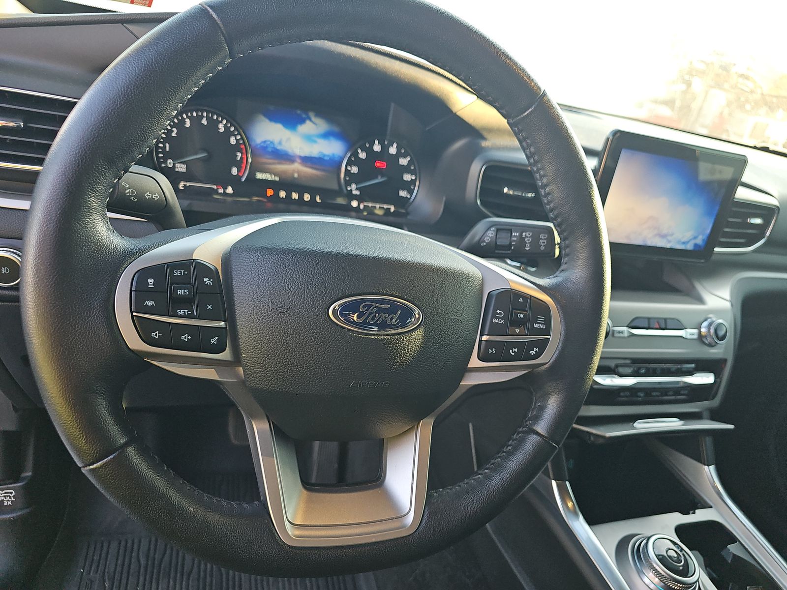 2022 Ford Explorer XLT AWD