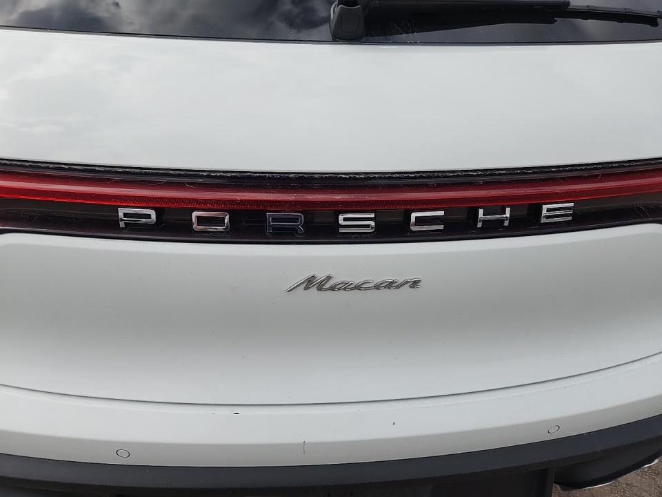 2023 Porsche Macan Base AWD