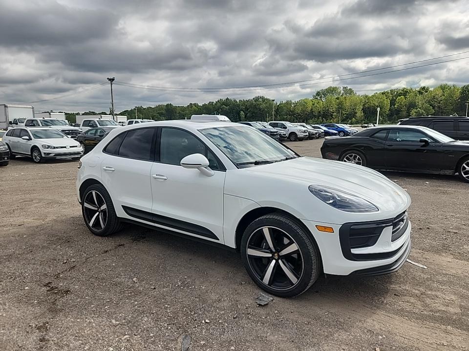 2023 Porsche Macan Base AWD