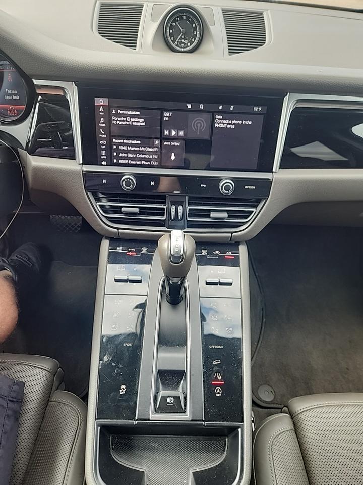2023 Porsche Macan Base AWD